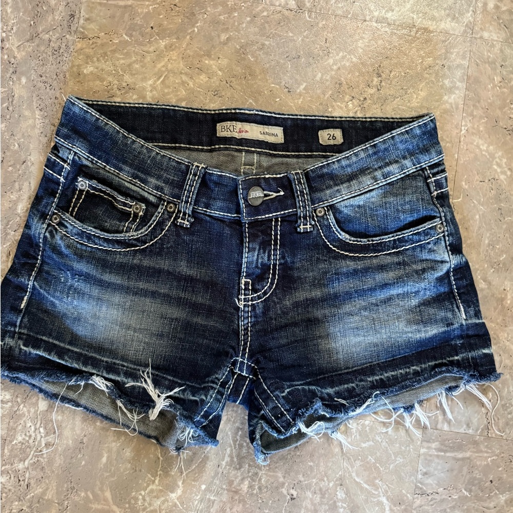 BKE Blue Jean Shorts Distressed Cut-Off Style raw hem W26 cut off Jean shorts